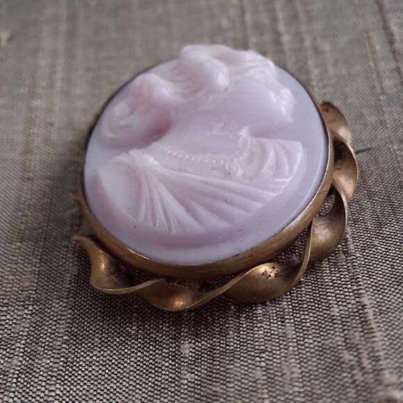 VINTAGE CARVED PINK CAMEO BROOCH - Picture 2 of 6